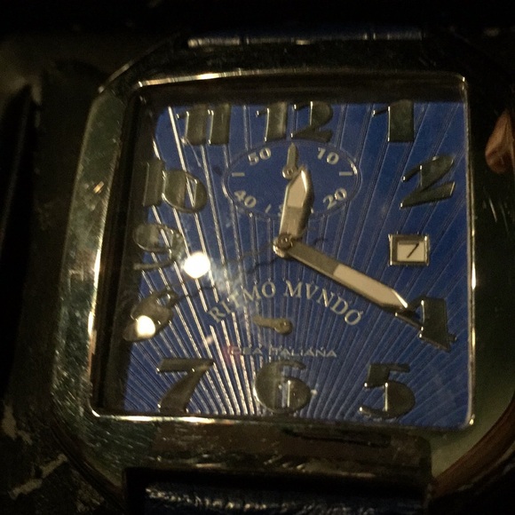 Designer Watch. Authentic - Picture 2 of 3